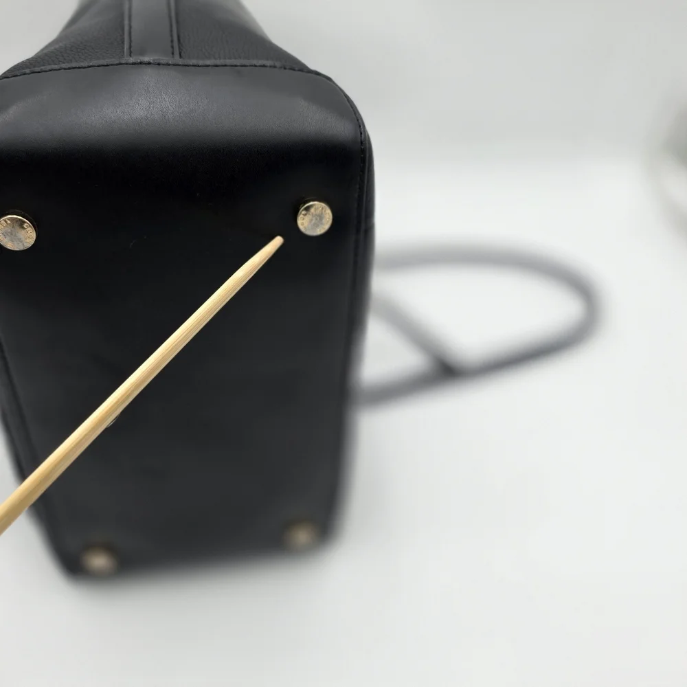 Michael Kors Black Hayes Bucket Bag - Picture 8 of 10